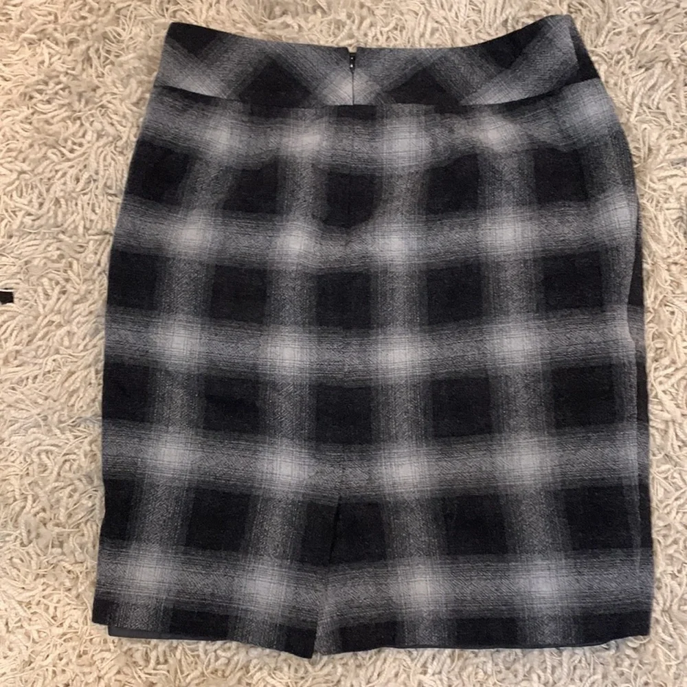ANN Taylor aloft black and white plaid wool blend pencil skirt size 8 - Picture 4 of 8